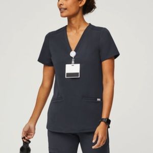 Figs Casma scrub top